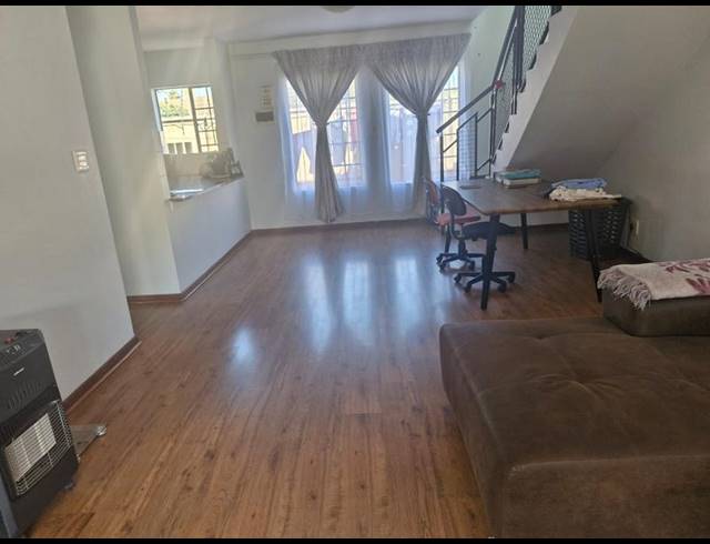 4 BEDROOM APARTMENT FOR SALE IN THERESAPARK